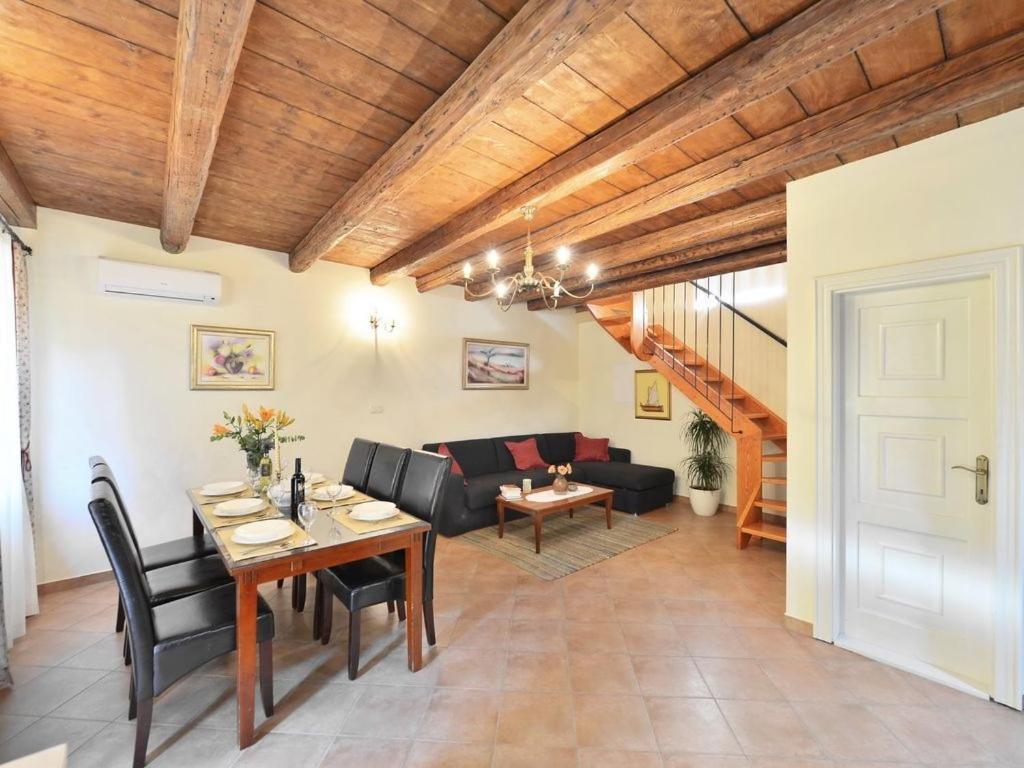Villa Omiš Eksteriør billede