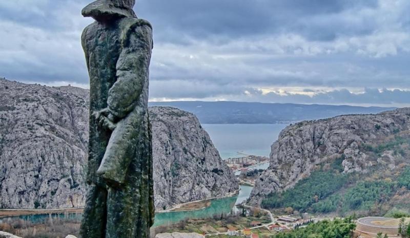 Villa Omiš Eksteriør billede